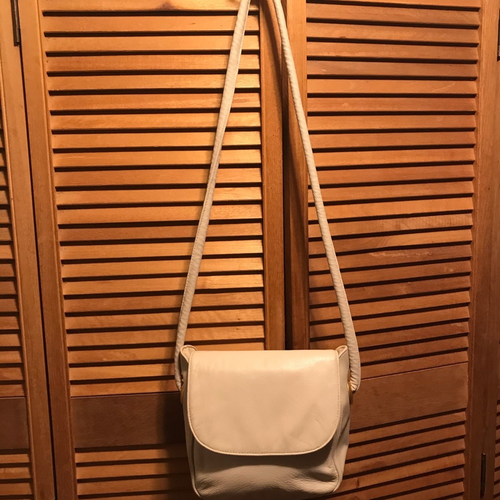Vintage Saddle River Cream Leather Crossbody Bag